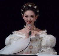 宝塚月組公演　エリザベート　2009 瀬奈じゅんトート　凪七瑠海エリザベート Amazon.co.jp: 宝塚月組公演2009年 エリザベート 宝塚大劇場