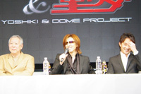 「童夢」林オーナー、YOSHIKI、チーム・ドライバー　道上龍