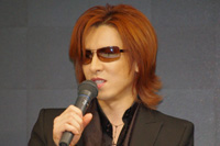 YOSHIKI
