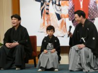 松本幸四郎 感無量 孫 四代目松本金太郎の初舞台製作発表で チケットぴあ 演劇 演劇
