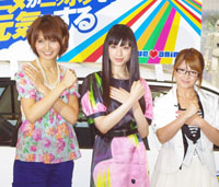 （左より）加藤夏希、栗山千明、矢口真里