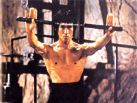 36回目の命日に、ブルース・リー主演『燃えよドラゴン』が大画面