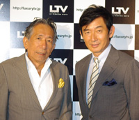 左：岸田一郎、右：石田純一