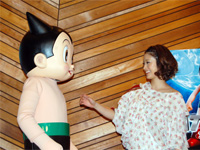 泣ける映画です」上戸彩がフルCG版『ATOM』のアフレコに挑戦