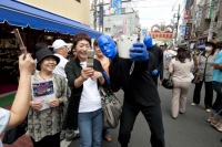 ブルーマンが巣鴨に出現！