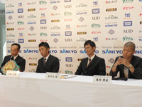 写真左より宮田博行、内藤大助、安河内剛、亀田興毅