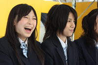 (左から)大矢真那、中西優香