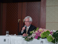 「1986年のオープニング・シリーズ以来、内田光子さんにはたくさん出演して頂きました。これからも少なくとも2年に1度はコンサートをやって欲しいですね」と語るサントリーホール総支配人・原武