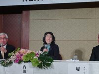 「サントリーホールが出来てからは、日本では他の会場でほとんど弾いていないんですよ。比較的新しく出来たホールの中で、個人的には世界三指に入ると思います」と語るピアニストの内田光子