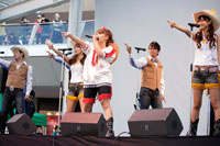 矢口真里とストローハット ワンピース 主題歌を初披露 6000人のファンが集結 チケットぴあ 音楽 J Pop Rock
