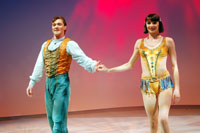 演目披露を終えて挨拶