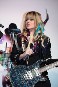 マイケル・ジャクソン Orianthi オリアンティ 直筆 サイン オートグラフ Orianthi JSA Signed Autograph Photo 8 x 10 Michael Jackson