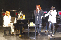ToshI、ソロ活動ラストライブにX JAPANメンバーが集結 | チケットぴあ