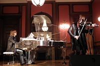 YOSHIKIとSUGIZOで『Foever Love』を演奏