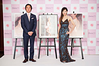 『プロポーションギャラリー銀座』のオープニングイベントに出席した川島なお美