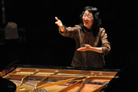 内田光子　Photo by Roger Mastroianni
