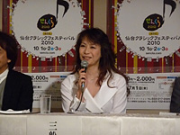 昨年の「せんくら」で全8公演に出演したピアニストの三舩優子。「他のアーティストの演奏をとても身近に感じられるので自分も楽しみです」と語る