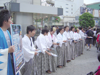 渋谷に現れたサムライ集団