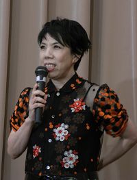 元宝塚トップスター、姿月あさと、湖月わたるのふたりが描く“月の女神” | チケットぴあ[演劇 ミュージカル・ショー]