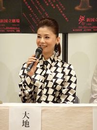 新国立劇場演劇『ヘッダ・ガーブレル』製作発表会見より。大地真央