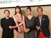 NODA・MAP 番外公演『表に出ろいっ！』記者発表会見より。写真左から、野田秀樹、太田緑ロランス、黒木華、中村勘三郎