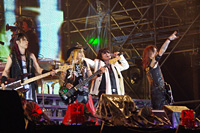 7人のX JAPAN、夢の共演。横浜2日間で13万人集結 | チケットぴあ[音楽