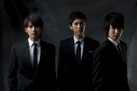 SUPER JUNIOR-K.R.Y.（写真左からリョウク、キュヒョン、イェソン）