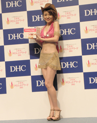 中澤裕子が美しく生まれ変わったボディを披露