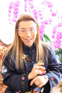 假屋崎省吾