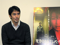 愛と不運に苦悩する男”を演じた阿部寛が語る映画『死刑台の