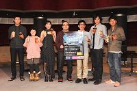 会見にて。写真左から、POISON GIRL BAND・吉田、森三中・村上、椿鬼奴、バッファロー吾郎・木村、竹若、ライセンス・藤原、井本