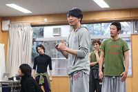 稽古場より。撮影：星野洋介