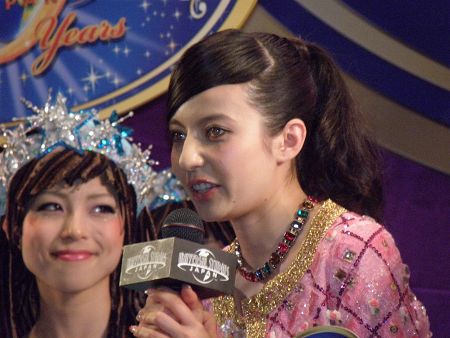 ユニバーサル・スタジオ・ジャパン10周年「ハッピー・サプライズ」プレスイベントに出席したベッキー