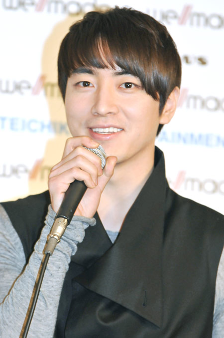 イ・ジュンヒョク　撮影：杉山正直