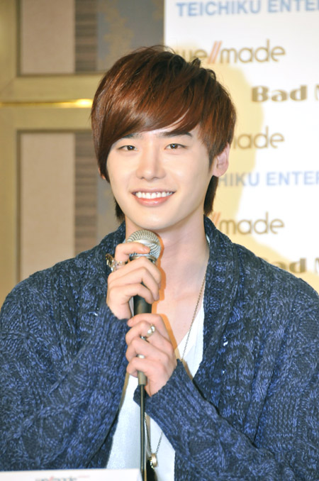 イ・ジョンソク　撮影：杉山正直