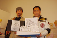「戦場カメラマン 渡部陽一×紙の魔術師 太田隆司展」内覧会より。写真左から、渡部陽一、太田隆司