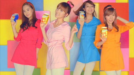 少女時代　「リプトン　紙パック　500ml」の「SING!!! DANCE! Lipton!」篇