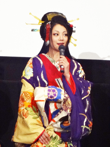 会見より　小池栄子