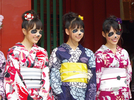 左から百田夏菜子、玉井詩織、高城れに
