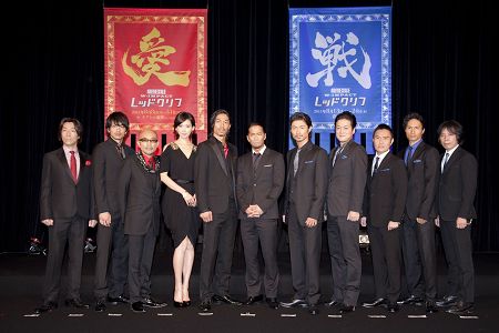 左から、岸谷五朗、青柳翔、竹中直人、リン・チーリン、AKIRA、HIRO、MAKIDAI、陣内孝則、市川右近、KENCHI、岡村俊一