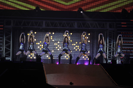 RaNia　（C）KBS Music Bank Committee