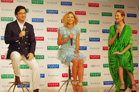 WOWOWハイビジョン3チャンネル開局記者会見より。左からジョン・カビラ、土屋アンナ、冨永愛
