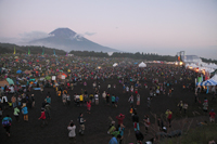 “It’s a beautiful day” Camp in 朝霧 Jam