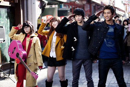左からピルスク(IU)、ヘミ、サムドン(キム・スヒョン)、グク(テギョン(2PM))　Licensed by KBS Media Ltd.(C)2011 KBS. All rights reserve