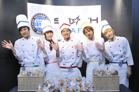 SM☆SH　左からハンバン、ジェリー、セゲ、ヒーロー、ナル