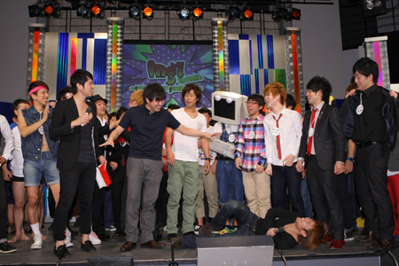 『ing!to2012　～iNFINITY nEXT gENERATION～』記者会見の様子