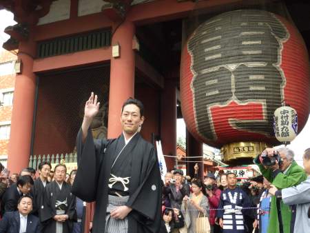 中村勘太郎が父・勘三郎らと六代目勘九郎襲名披露の成功を祈願して