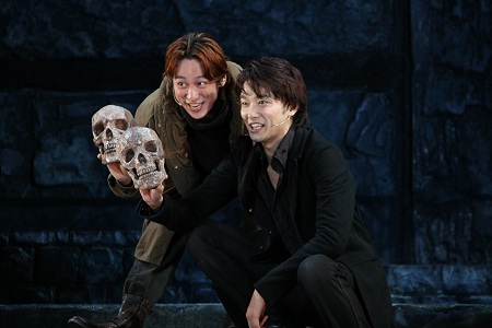 井上芳雄主演ミュージカル『ハムレット』が開幕