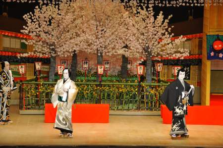 『御所五郎蔵』（写真左より）御所五郎蔵：中村勘九郎　星影土右衛門：市川海老蔵