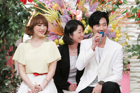 完成披露試写会の様子
